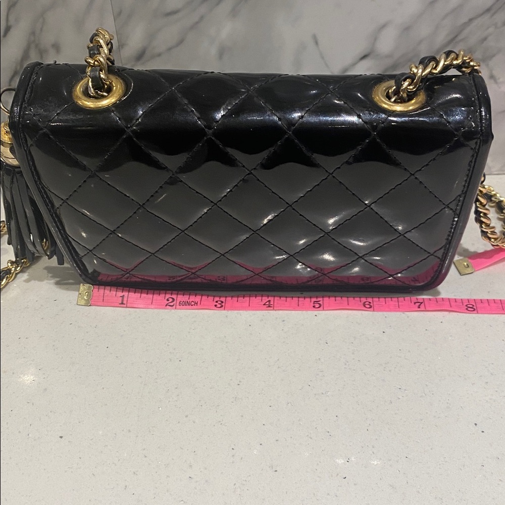 Small vintage  Italian black pattern leather bag with chain and crossbody - Picture 5 of 11